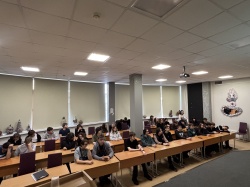 Профориентация в действии: встреча школьников с Институтом социальных технологий НГТУ